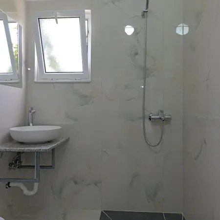 Vila Blue Moon Appartamento Ksamil